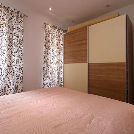 Apartment Adnan 2229 *