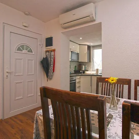 Apartament Adnan 2229 *