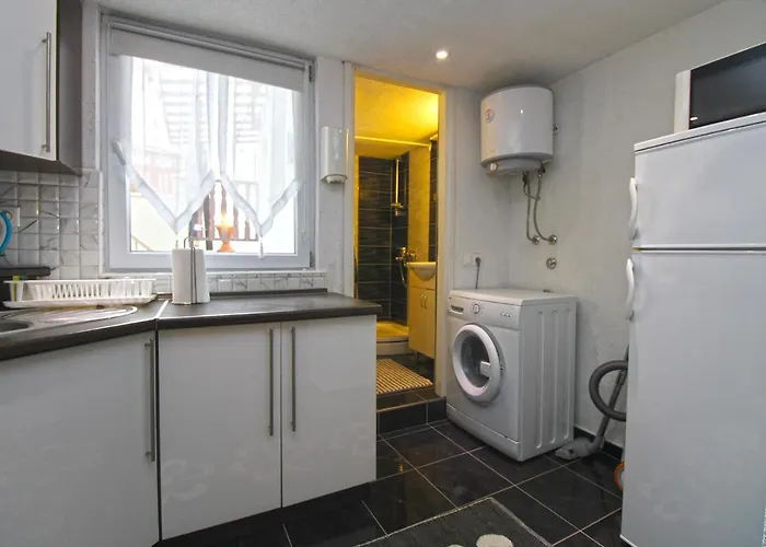 Adnan 2229 Appartamento Pola